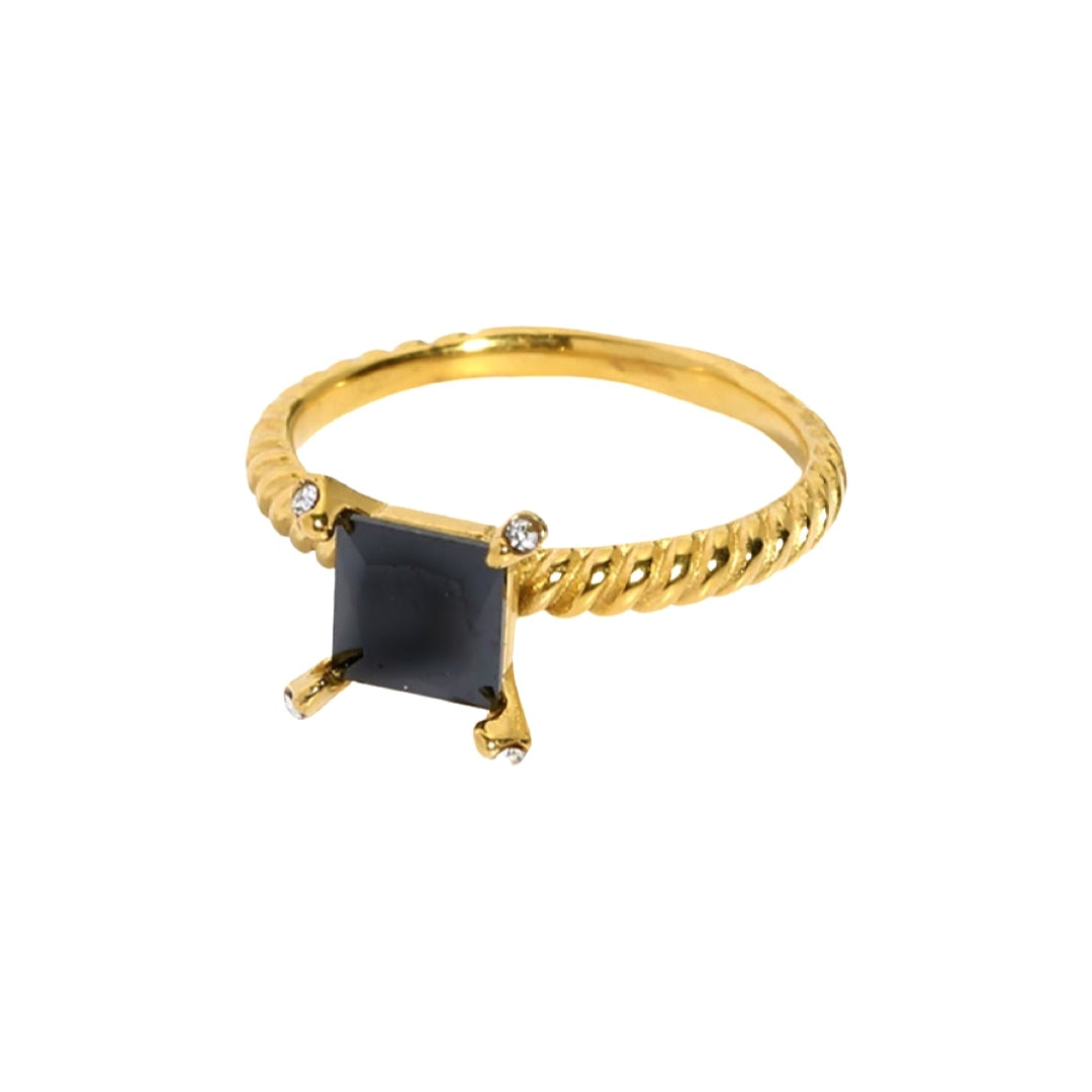 Zwart vierkant crystal ring.